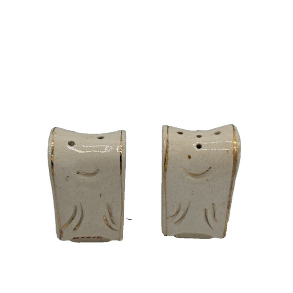 VTG Porcelain Made in Japan Novelty Collectible Souvenir Salt and Pepper Shakers - Picture 1 of 9